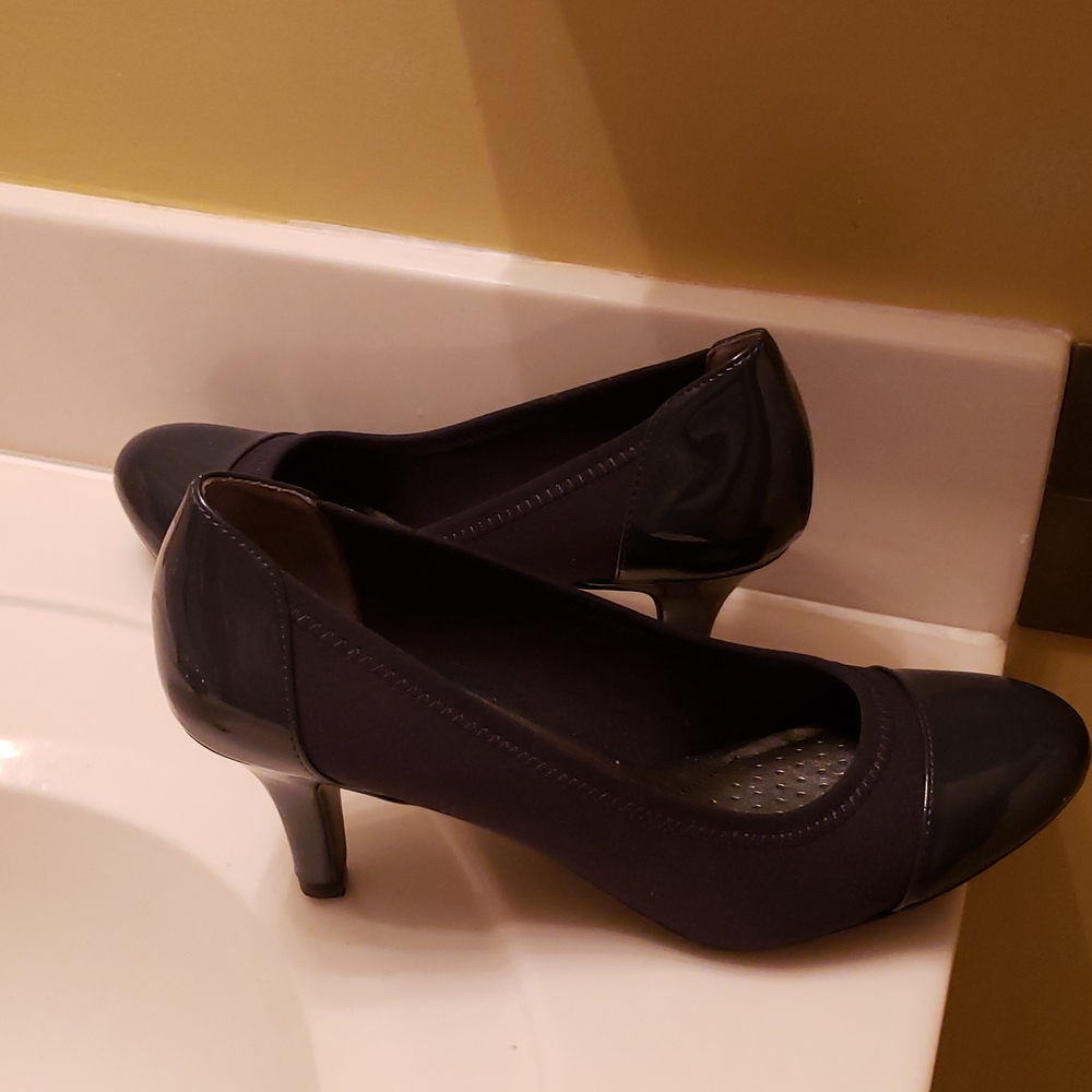 Woman's shoes